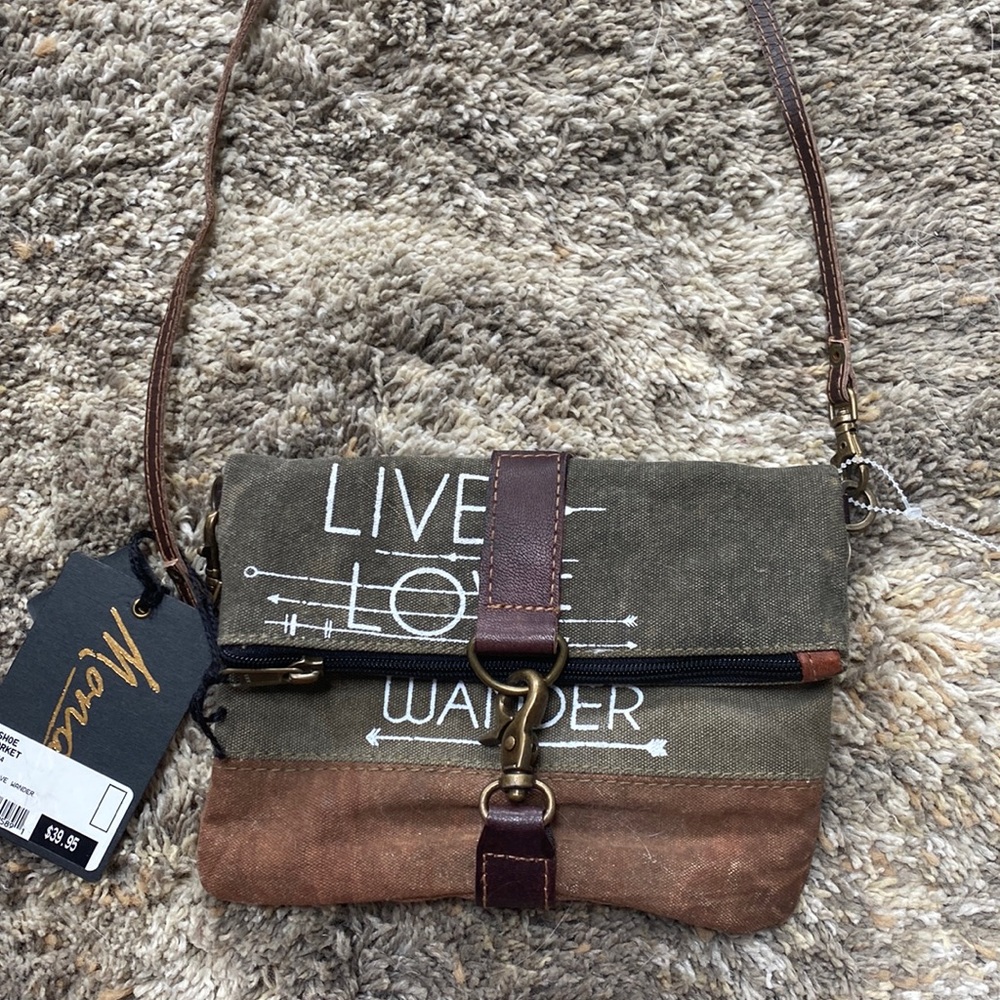 Mona B pocketbook live love wander